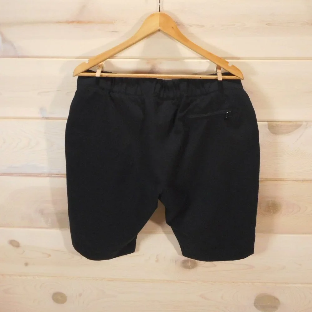 Adidas Dress Golf Shorts Men's Size L Black w/ Slash Pockets, Back Zip Pocket